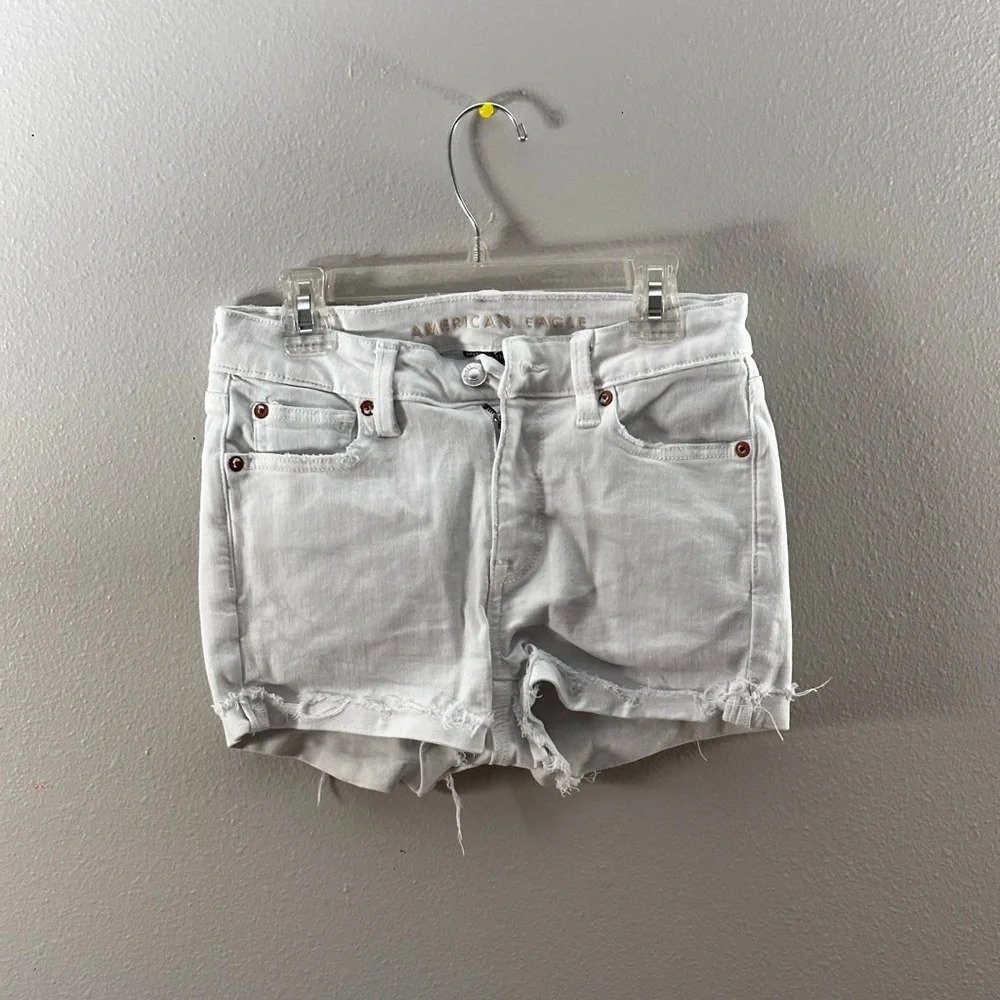 American Eagle Women White Hi-Rise‎ Shortie Shorts Denim size 2